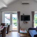 Ema Apartment *