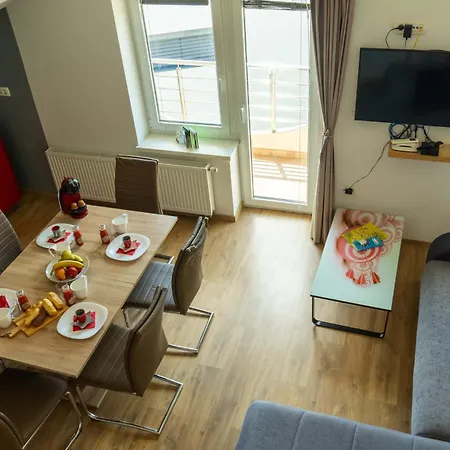 Ema * بوتْشيترتيك