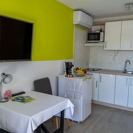 Ema بوتْشيترتيك