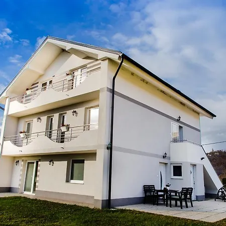 Appartement Ema *